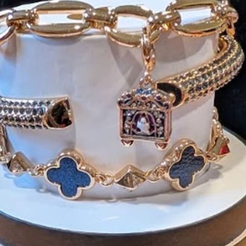Gold Clover & glow-in-the-dark charm Halloween BP Stack!
